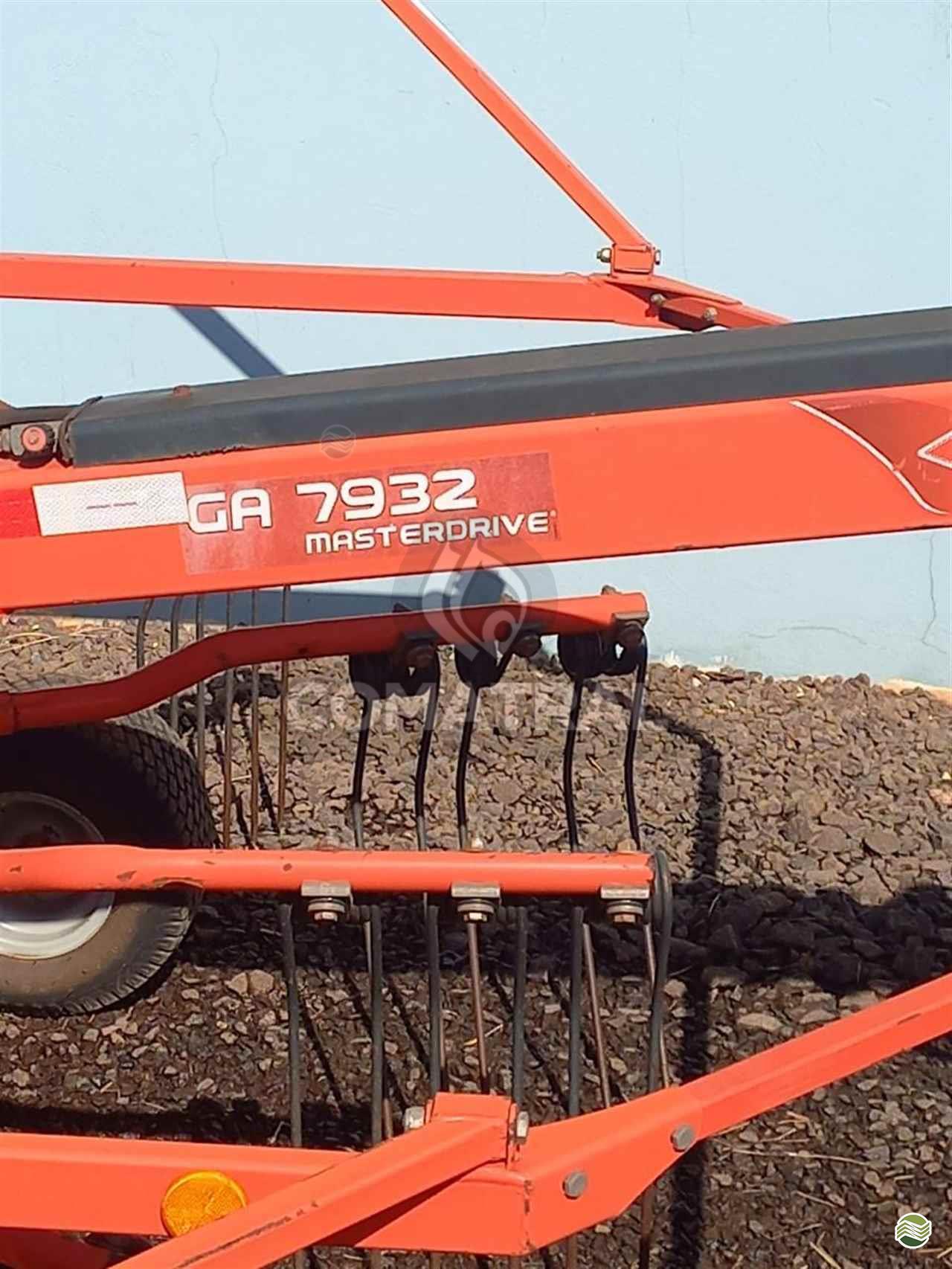 FORRAGEM E FENO KHUN ESPALADOR DE FORRAGEN Comatral Equipamentos Agrícolas - Landini DOURADOS MATO GROSSO DO SUL MS